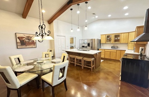 Elgin House | Vino y Vacas - Cozy Home - Heart of Wine Tasting