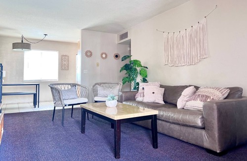 Southwest Village House | "Vintage 8" King Bed Walk to Old Town Scottsdale