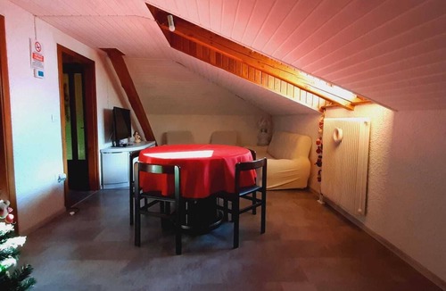 Monclassico Apartment | Vintage attic room