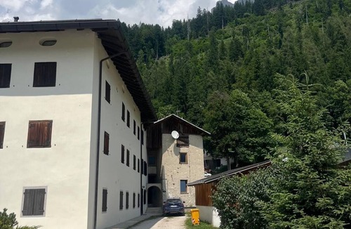 Borca di Cadore Apartment | Vintage charm in Borca di Cadore