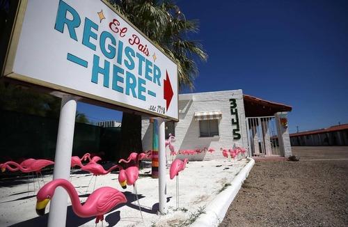 Tucson Hotel | Vintage Motel Room in sunny Tucson with WiFi, AC "Tequila Sunrise"