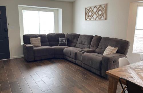 Sierra Vista House | Vista Retreat - Country Club Estates