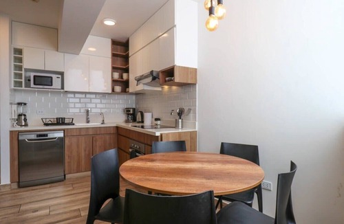 Petit Jean Ocharan Apartment | w* | 3BR Premium Cityview w/Balcony in Miraflores