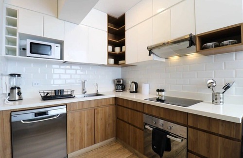 Petit Jean Ocharan Apartment | w* | 3BR Premium Cityview w/Balcony in Miraflores