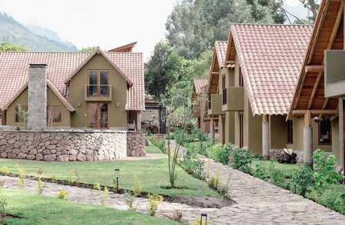 Calca House | w Calm 4BR Villa w Fireplace in Sacred Valley