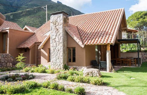 Calca House | w Cozy 4BR Villa w Fireplace in Sacred Valley