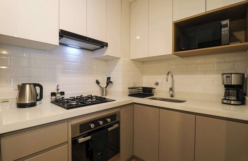 Leuro Apartment | w* | Group-Friendly 3BR w/Balcony in Miraflores