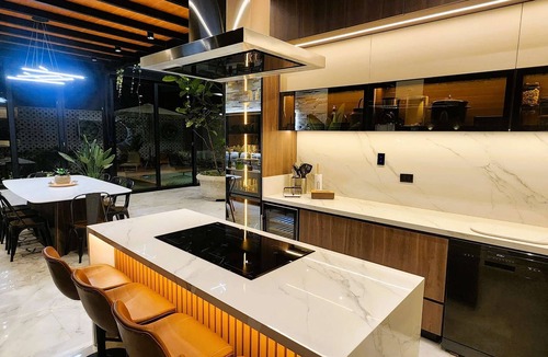 Salas House | w Private 4BR Getaway With Pool Cinema