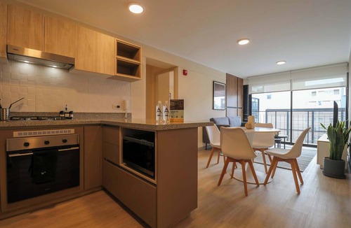 Leuro Apartment | w* | Ravishing 2BR w/Balcony in Miraflores