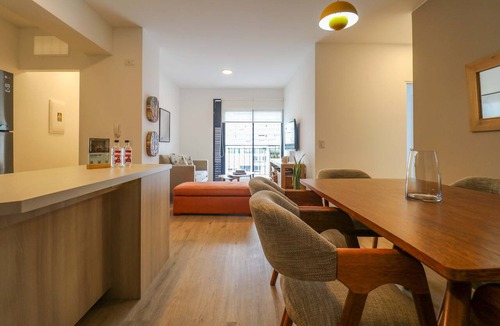 Armendariz Apartment | w Refined Cozy 2BR w Balcony in Miraflores