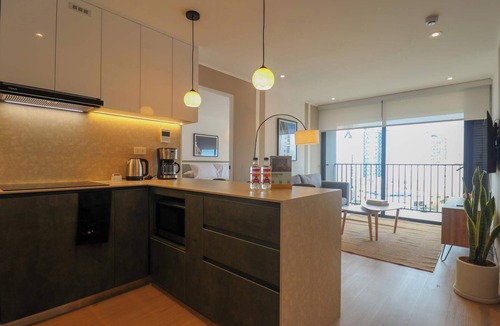 Santa Cruz Apartment | w* | Scenic 2BR w/Balcony & View in Miraflores