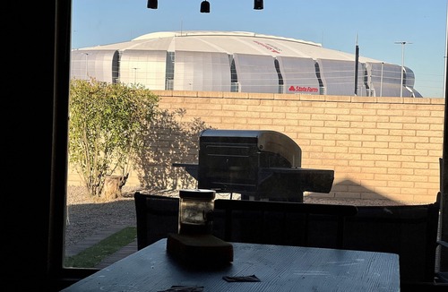 La Buena Vida House | Walk -Stadium-dining-Bars-breweries-Theatre-Arena. Near baseball spring training