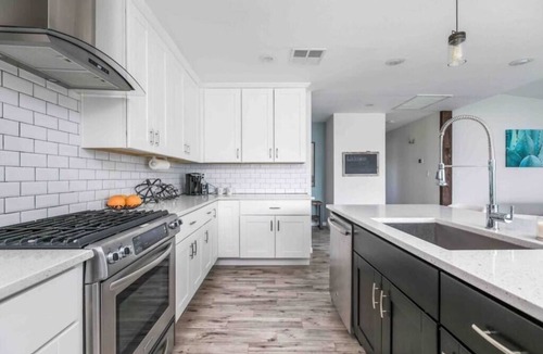 Western Villa House | Walk to Old Town, FREE Heated Pool w/Waterfall