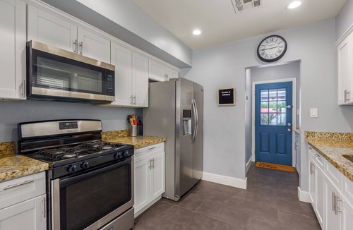 South Scottsdale House | Walk to Old Town - Scottsdale Home with Pool