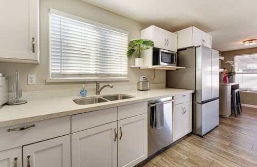 Village Park Four House | Walk to Riverview Park! Dog-Friendly Mesa Retreat