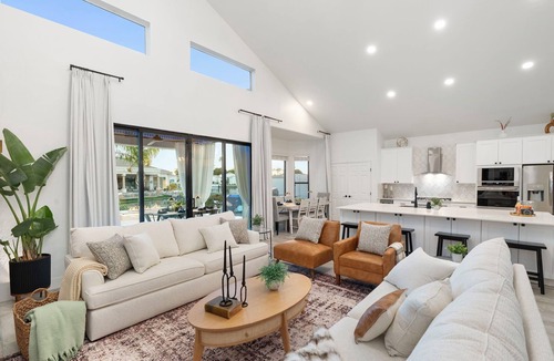 Fox Crossing House | Waterfront,FREE Heated Pool, Spa & therapy Jets! Boat &Kayak! Indoor slides!