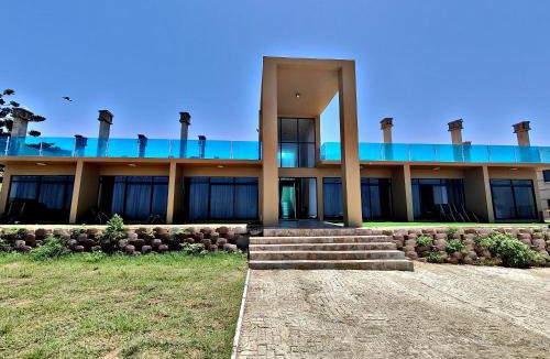 La Mercy Hotel | WAVES Beach King Shaka airport