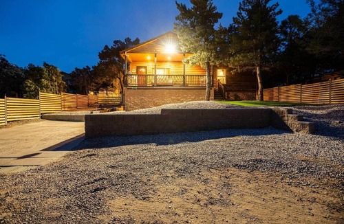 Payson Cabin | Welcome to Heavenly Hollow! Your Good Dog Friendly Retreat!