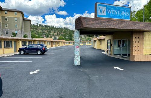 Flagstaff Hotel | West Inn NAU - Downtown Flagstaff