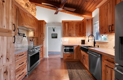 Las Alturas Hotel | Western Enchantment! Newly Renovated Foothills Ranch! Private on 2.4 acres!