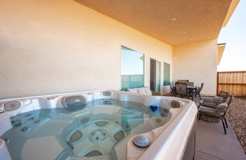 Kanab House | Willow Retreat l Private Hot Tub I Pool I Zion NP