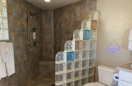 Tortolita House | Windfeather Resort/Sunrise Guesthouse with SELF CHECK-IN