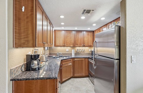 Tucson Condo | Windows to Catalina Mountains inside-out. Private patio to enjoy Tucson charm