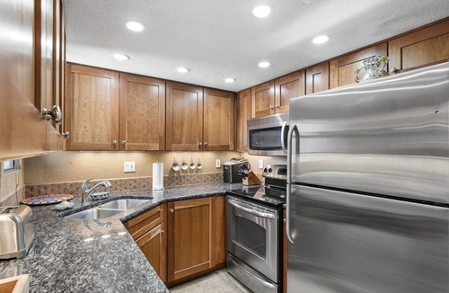 Tucson Condo | Windows to Catalina Mountains inside-out. Private patio to enjoy Tucson charm