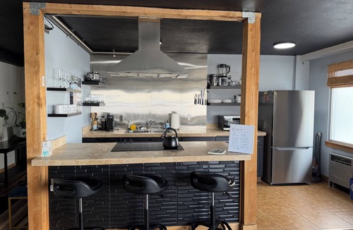 Downtown Anchorage Condo | Wolf’s Downtown Den 2 STR20260037