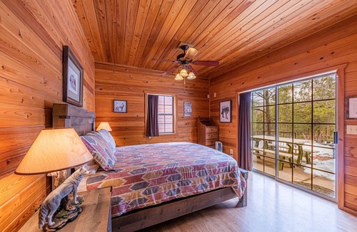 Christopher Creek Cabin | Wolves Den Cabin,WIFI, game room - Backs Tonto Forest, stocked kitchen, heat AC