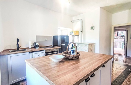 Arco House | Wonderful private villa for 8 guests with WIFI, TV, patio and pets allowed