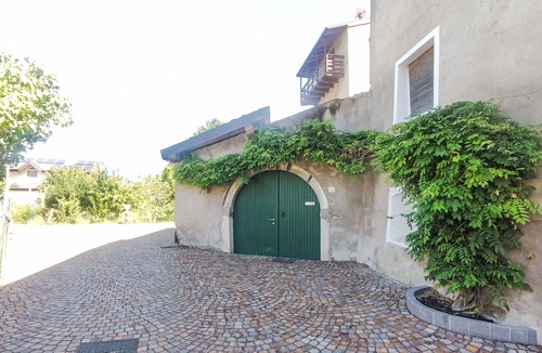 Arco House | Wonderful private villa for 8 guests with WIFI, TV, patio and pets allowed