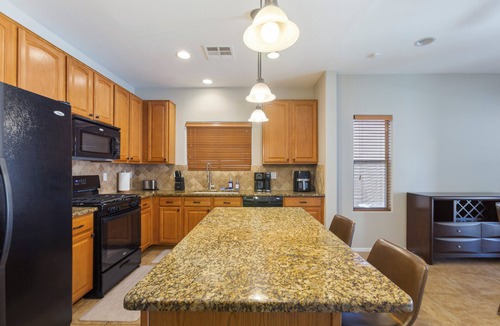 Mesa House | Wonderful Ranch Home with serene backyard and outdoor pool in Mesa