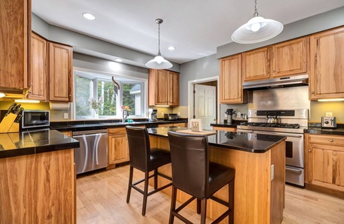 West Hartford House | Wooded Colonial with Fire Pit & Deck, near the Club