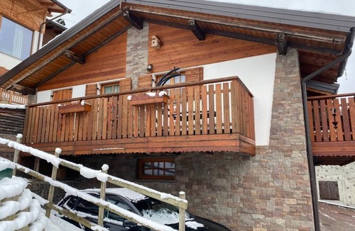Frassilongo Ski Chalet | Wooden chalet in the Trentino Dolomites