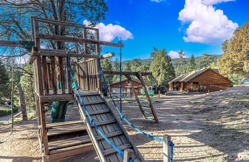Christopher Creek Cabin | Wooden Nickel Cabins #1 in Christopher Creek - Game Room - Borders Nat'l Forest