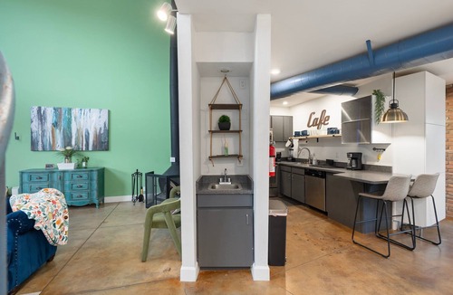 Pierson Place Historic District House | Work ready Mezzanine | BBQ + Pool | Pierson Street