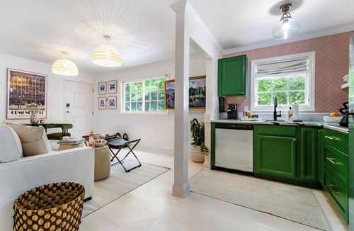 Virginia Highland Apartment | World Cup | .4 Mi to Ponce | 3 Mi to Mercedes Benz