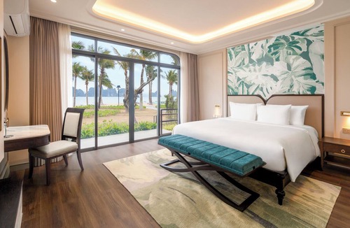 Van Don Hotel | Wyndham Garden Sonasea Van Don