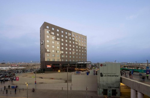 Callao Hotel | Wyndham Grand Costa Del Sol Lima Airport