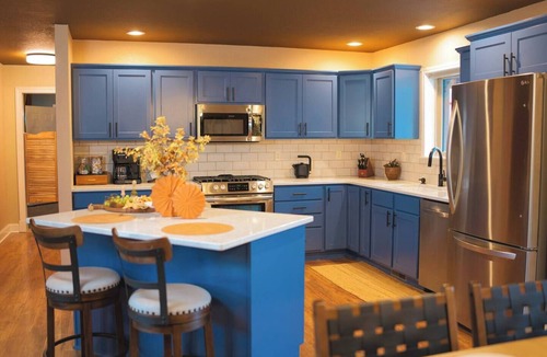 Livingston House | Yellowstone River | Theater+Saloon | Sauna | Views