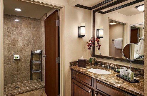 Gainey Village Villas Hotel | Your Gateway to Scottsdale's Wonders: Elegant Suites Await! Paws Friendly, Pool