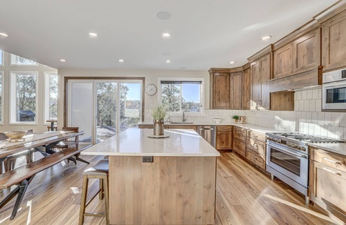 Zion National Park East Entrance House | Zion Border 3,475 sq ft Retreat – 5BR En-Suite Baths, Trails & Canyon Views