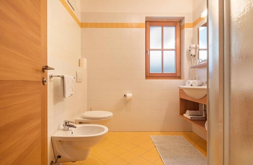 Lajen Apartment | Zirbelholzapartement am Eingang des Grödnertals