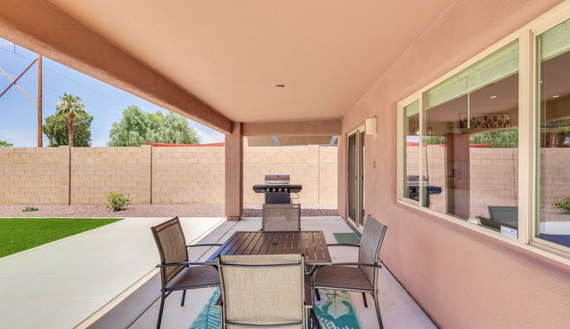 1 Mi to Golf Course: Yuma Oasis w/Furnished Patio