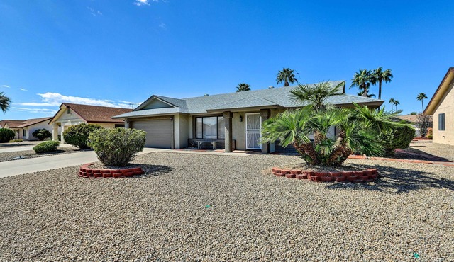 < 1 Mi to Golf: Home w/Screened Porch in Sun City