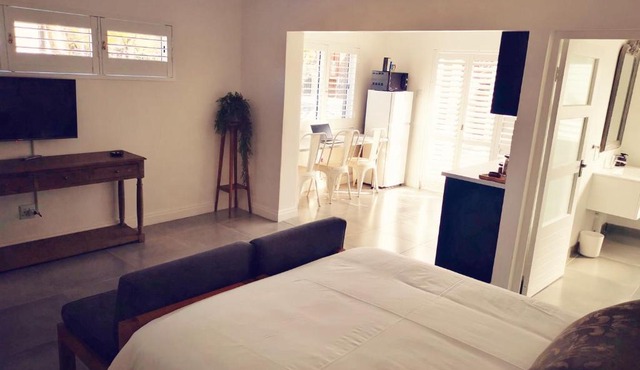 10 Jock Meiring Guesthouse unit 1