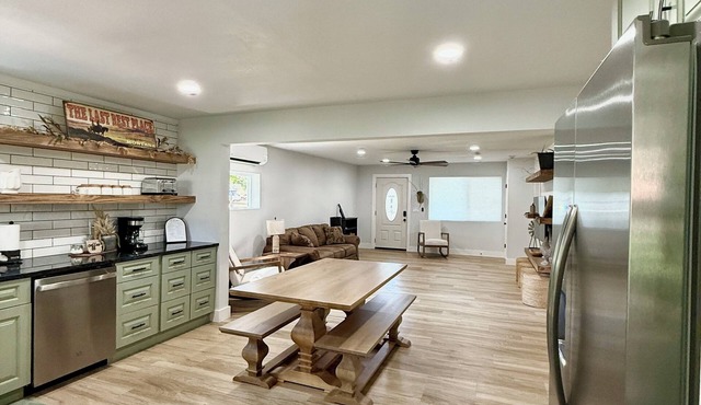 100 year old Montana Cottage!