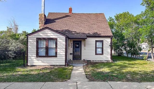 1bd 1ba PET FRIENDLY house - add more bedrooms to sleep up to 6 - just ask!