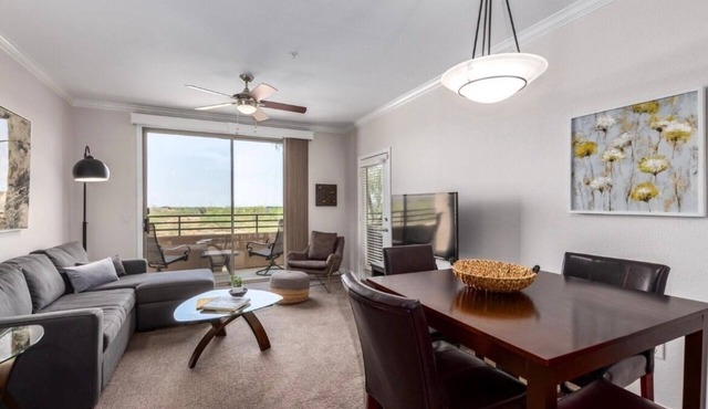 2 bedroom condo 2nd Fl. in the heart of North Scottsdale with garage parking+1